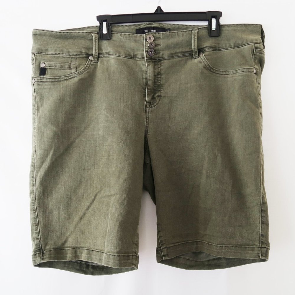 SOLD | Torrid Jegging Bermuda Shorts Olive Wash - Picture 5 of 10